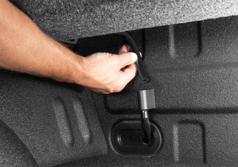 Retrax 22-26 Nissan Frontier 5ft Bed (w or w/o Utilitrack) RetraxPRO EZ-Off FRC-4000