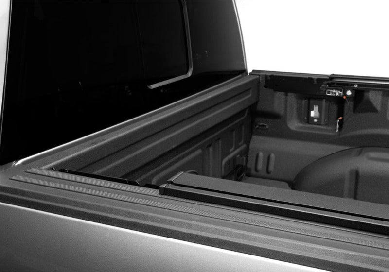 Retrax 22-26 Nissan Frontier 5ft Bed (w or w/o Utilitrack) RetraxPRO EZ-Off FRC-4000