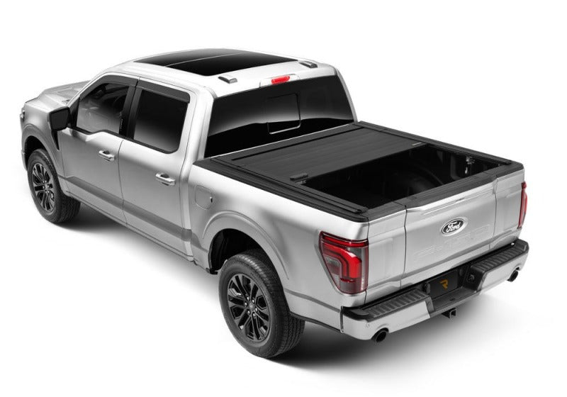 RealTruck 04-24 Nissan Titan CC 5.5ft Bed (w or w/o Utilitrack) RetraxPRO EZ-Off FRC-4000