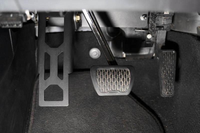 DV8 Offroad 18-20 Jeep Wrangler JL Adjustable Dead Pedal - Order Your Parts - اطلب قطعك