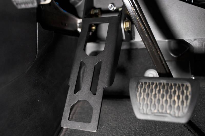DV8 Offroad 18-20 Jeep Wrangler JL Adjustable Dead Pedal - Order Your Parts - اطلب قطعك